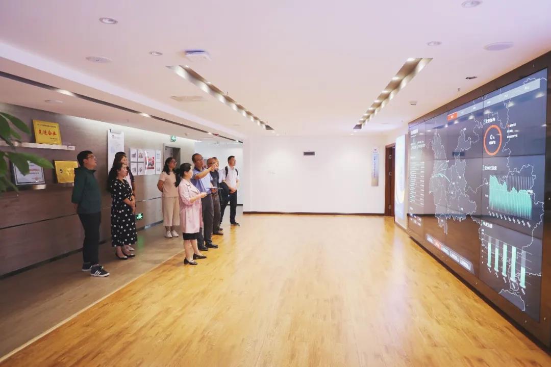 云南省交通運(yùn)輸協(xié)會蒞臨公司交流學(xué)習(xí)