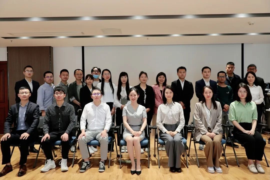 云南瑞和錦程實業(yè)股份有限公司 開展高端商務禮儀技能培訓