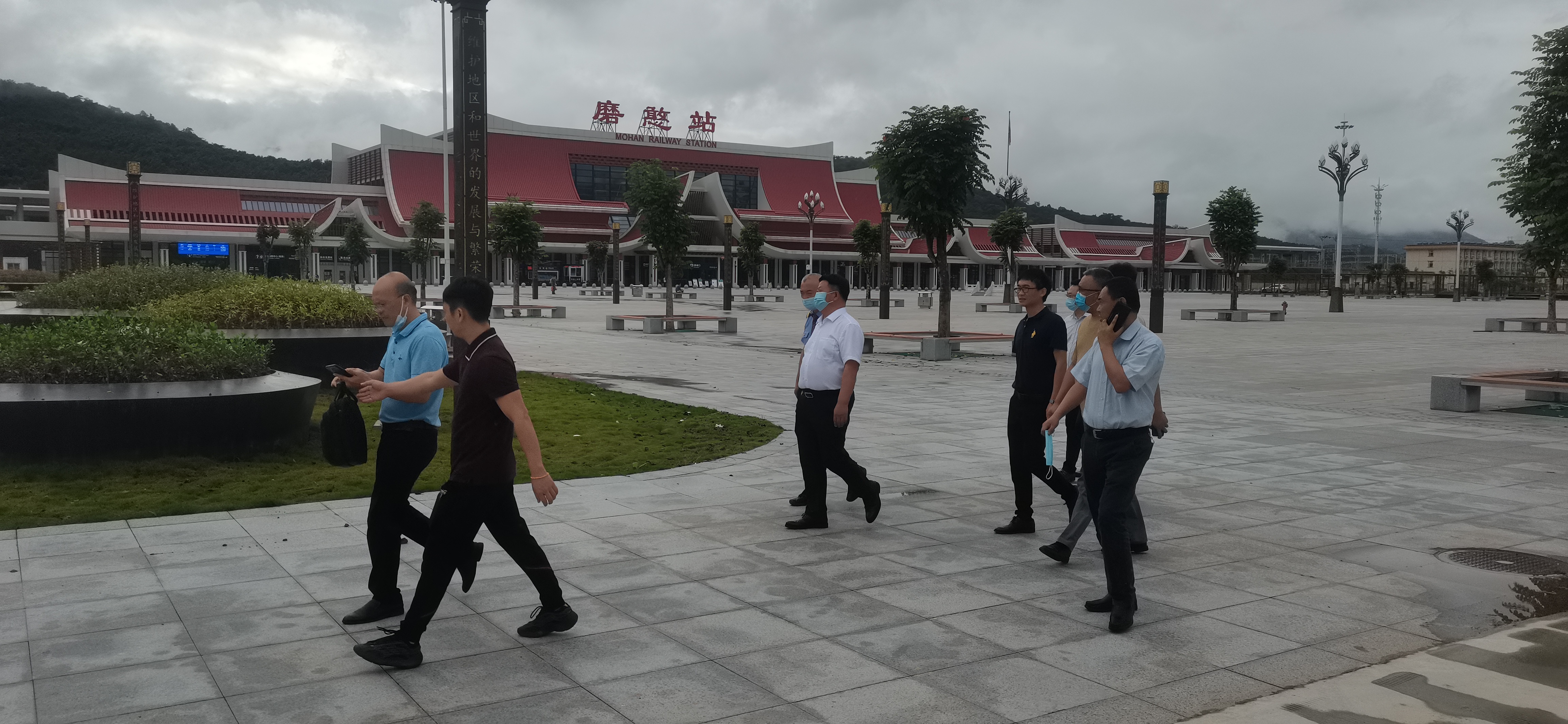 緊抓“一帶一路”戰(zhàn)略機(jī)遇  ——董事長段治葵到景洪市勐龍、磨憨口岸進(jìn)行考察調(diào)研